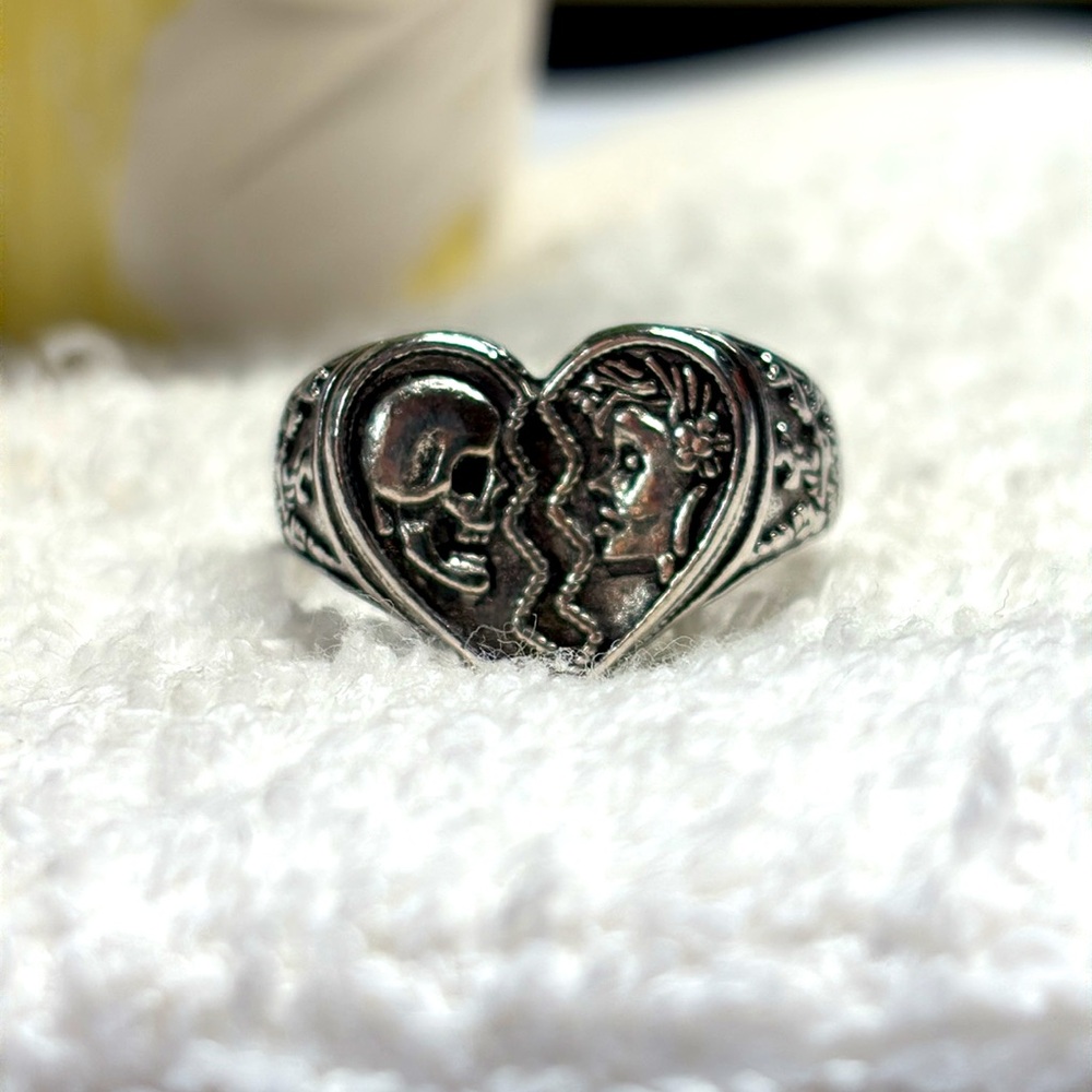 ADJUSTABLE unisex Silver Men's Signet Ring/skeleton